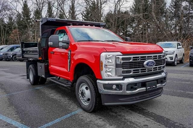 Foto de 2024 Ford F-350 Chassis F-350 XL