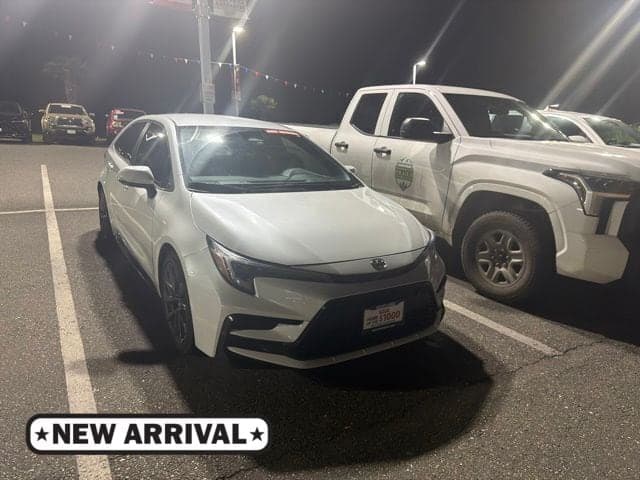 2025 Toyota Corolla SE — photo 1 of 8