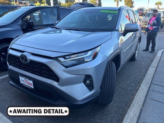 2025 Toyota RAV4 XLE Premium — photo 1 of 8