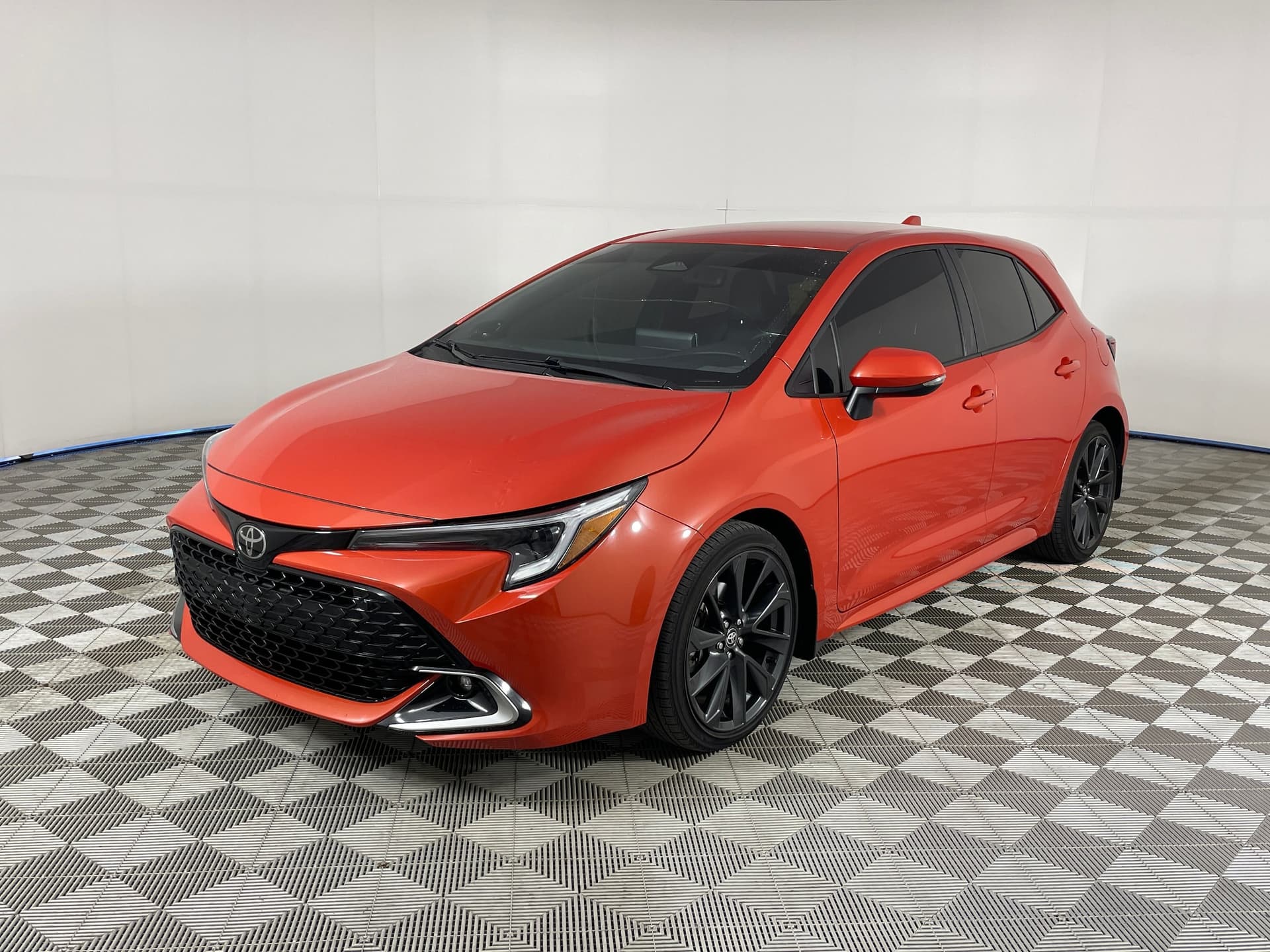 2024 Toyota Corolla Hatchback XSE — photo 1 of 26