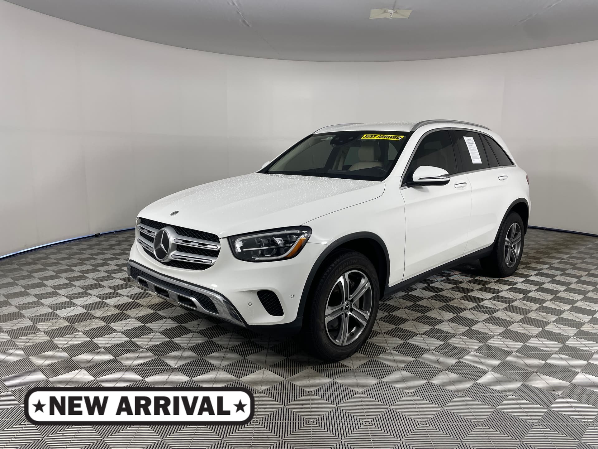 2022 Mercedes-Benz GLC Base — photo 1 of 18