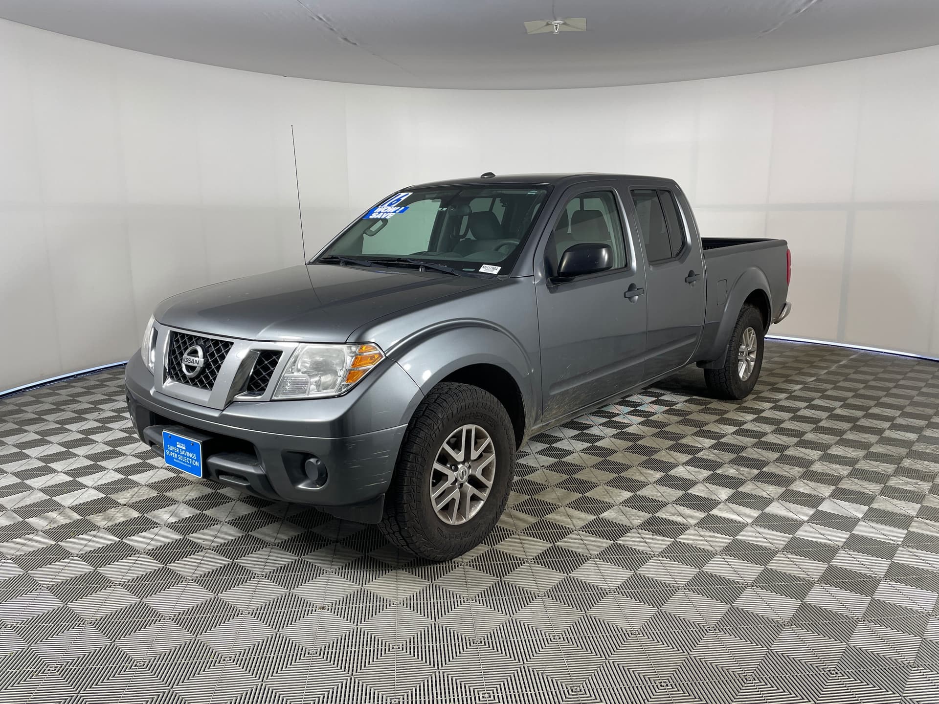 2016 Nissan Frontier SV — photo 1 of 17