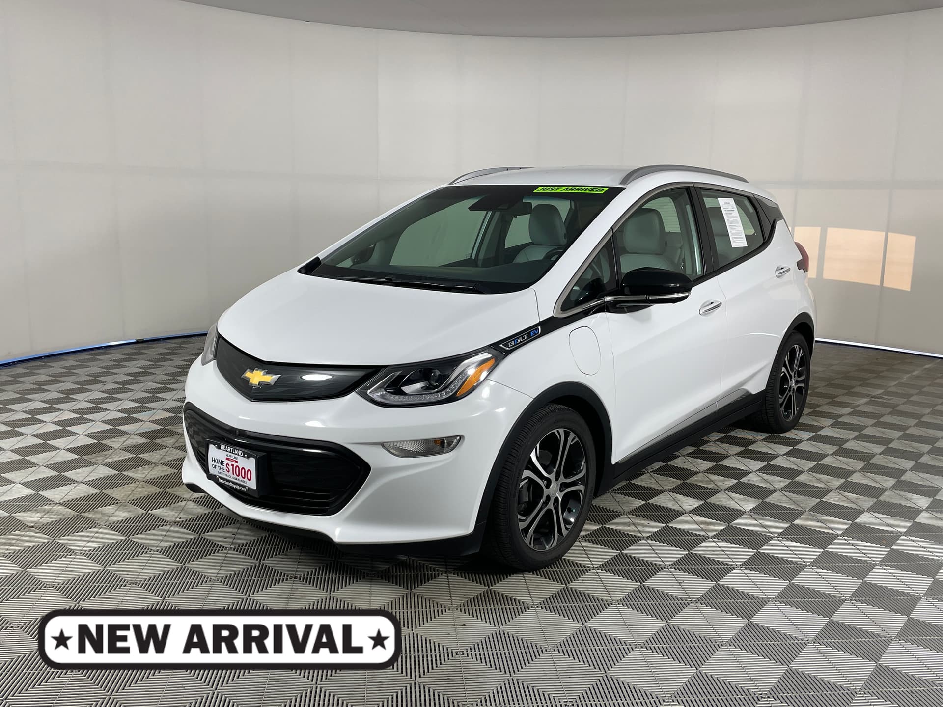 2017 Chevrolet Bolt EV Premier — photo 1 of 17