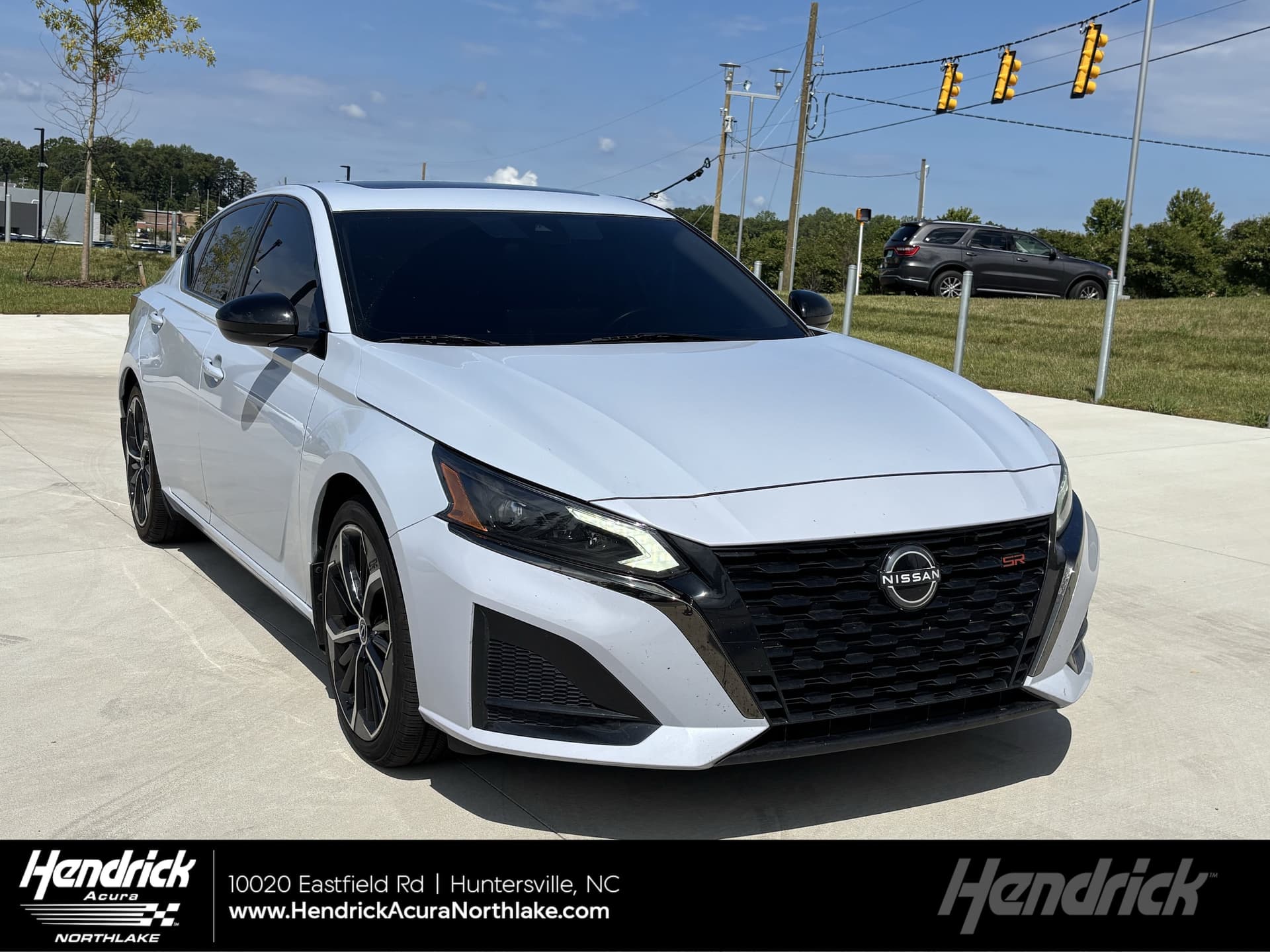 2023 Nissan Altima 2.5 SR — photo 1 of 38