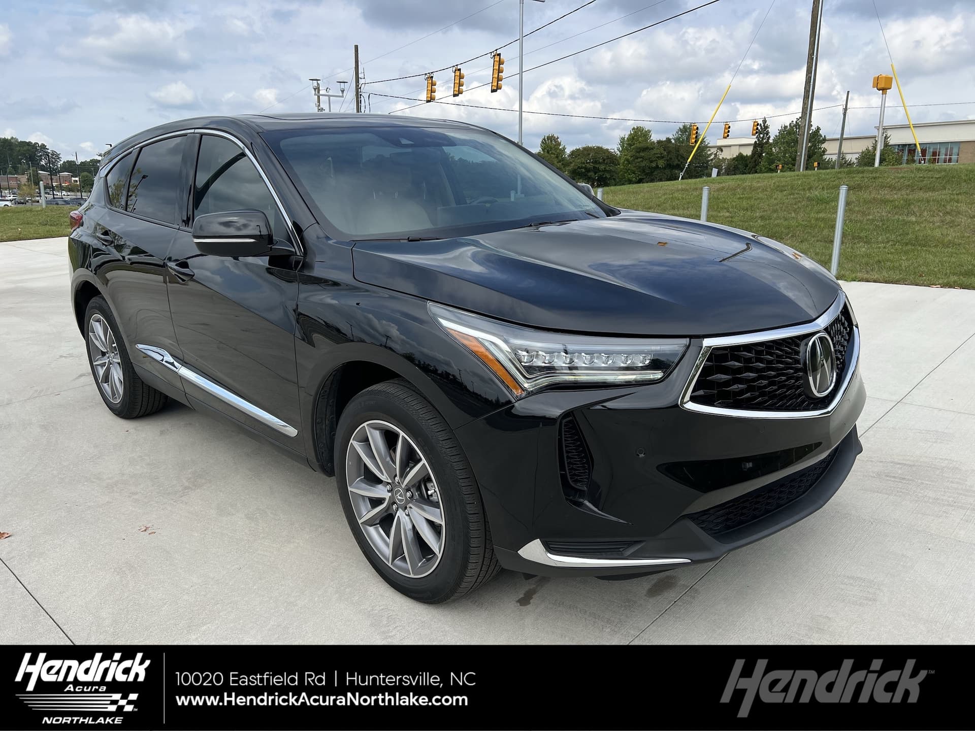 2023 Acura RDX w/Technology Package — photo 1 of 38