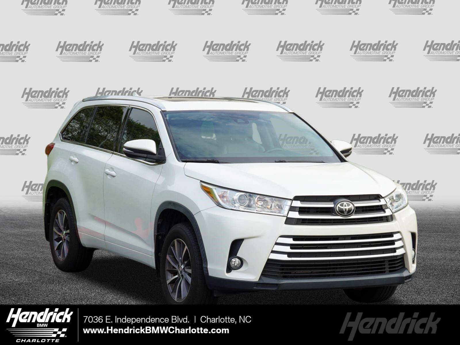 2017 Toyota Highlander XLE — photo 1 of 33