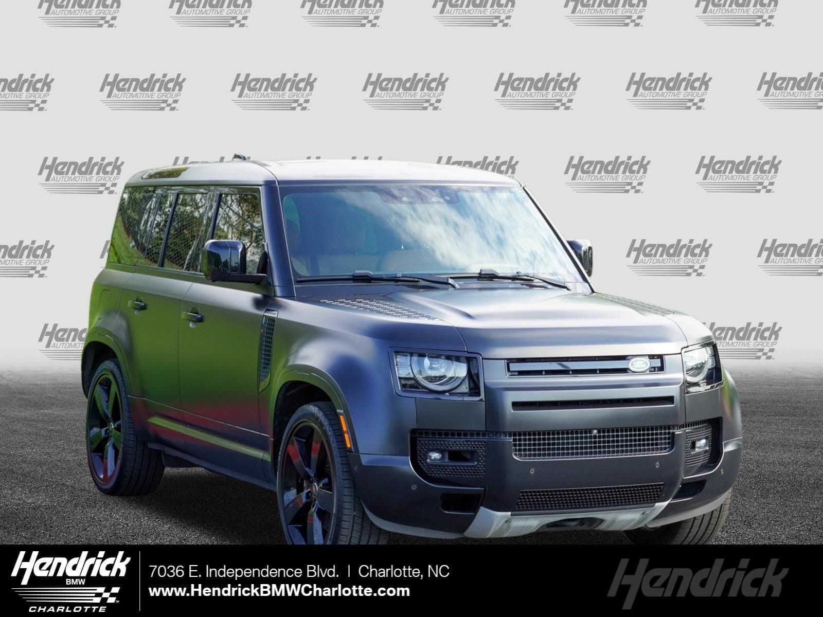 2023 Land Rover Defender V8 — photo 1 of 36