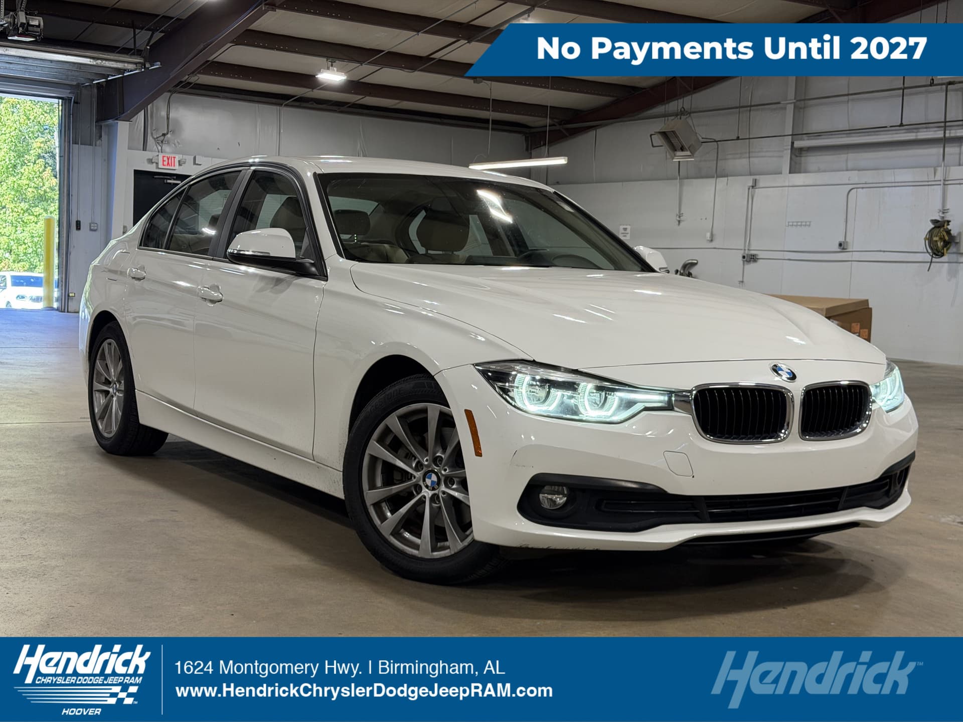 2018 BMW 3 Series 320i xDrive — photo 1 of 17