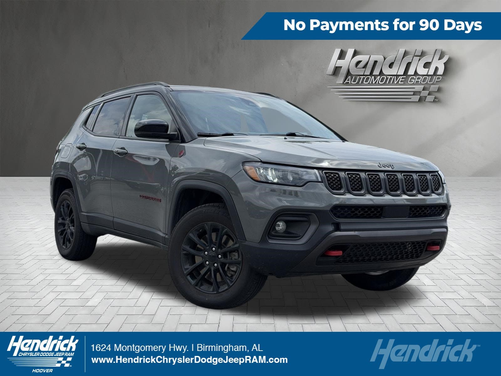 2023 Jeep Compass Trailhawk — photo 1 of 17