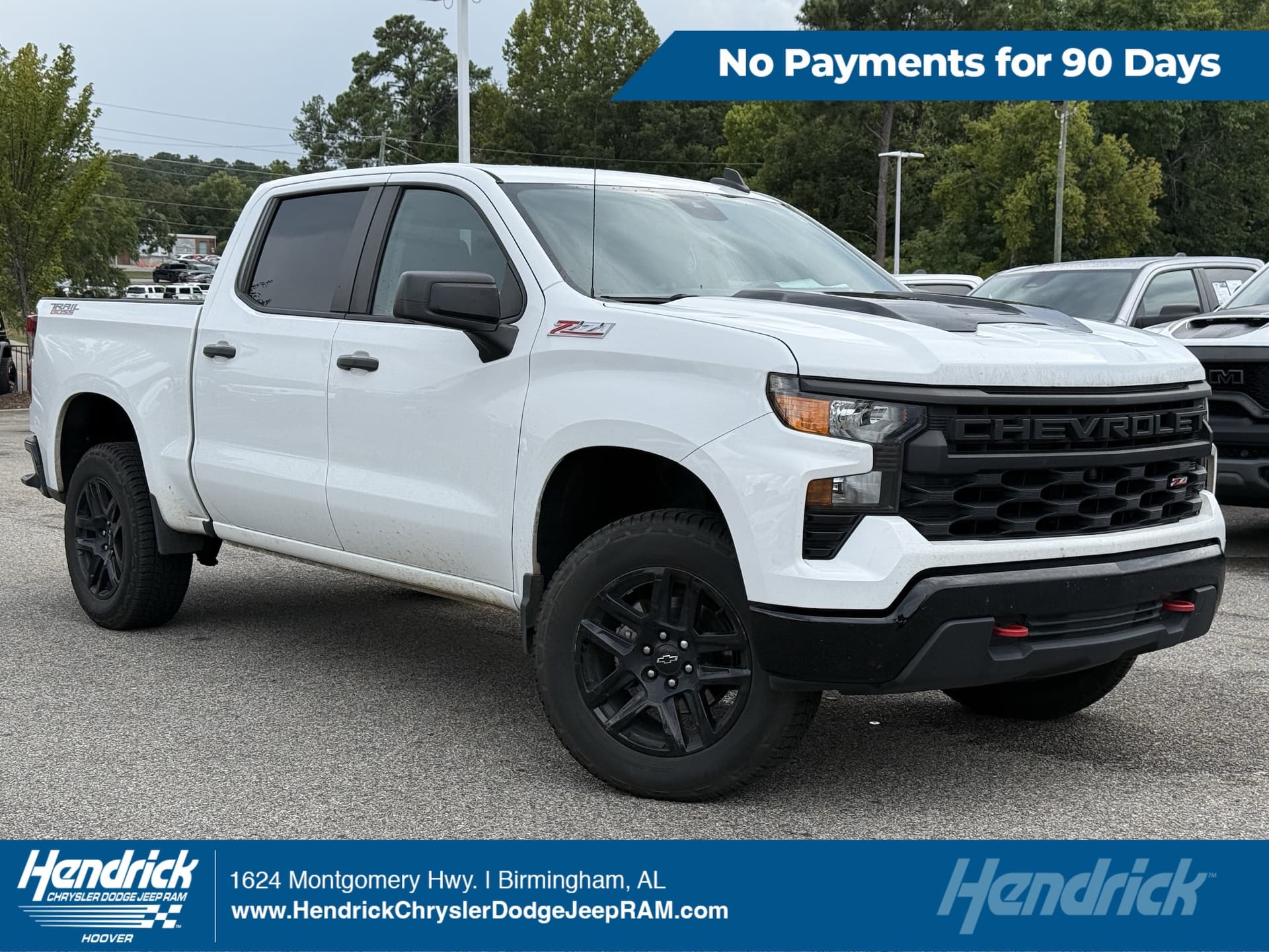 2023 Chevrolet Silverado 1500 Custom Trail Boss — photo 1 of 17