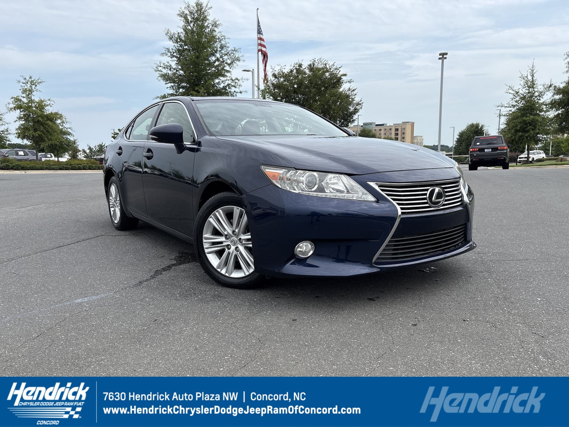 2015 Lexus ES 350 Base — photo 1 of 37