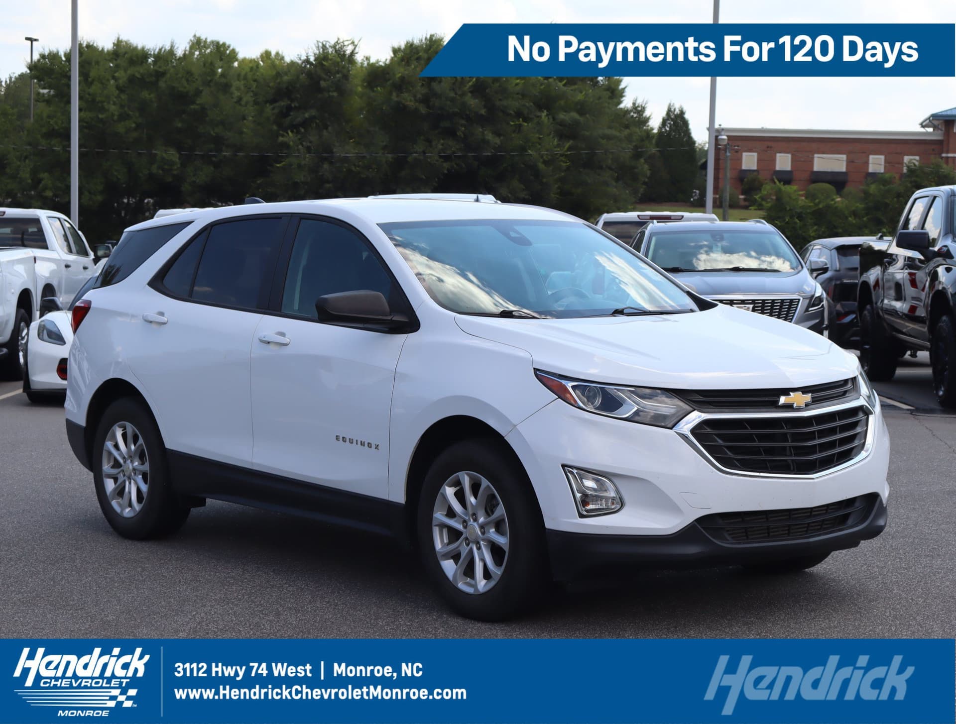 2020 Chevrolet Equinox LS — photo 1 of 34