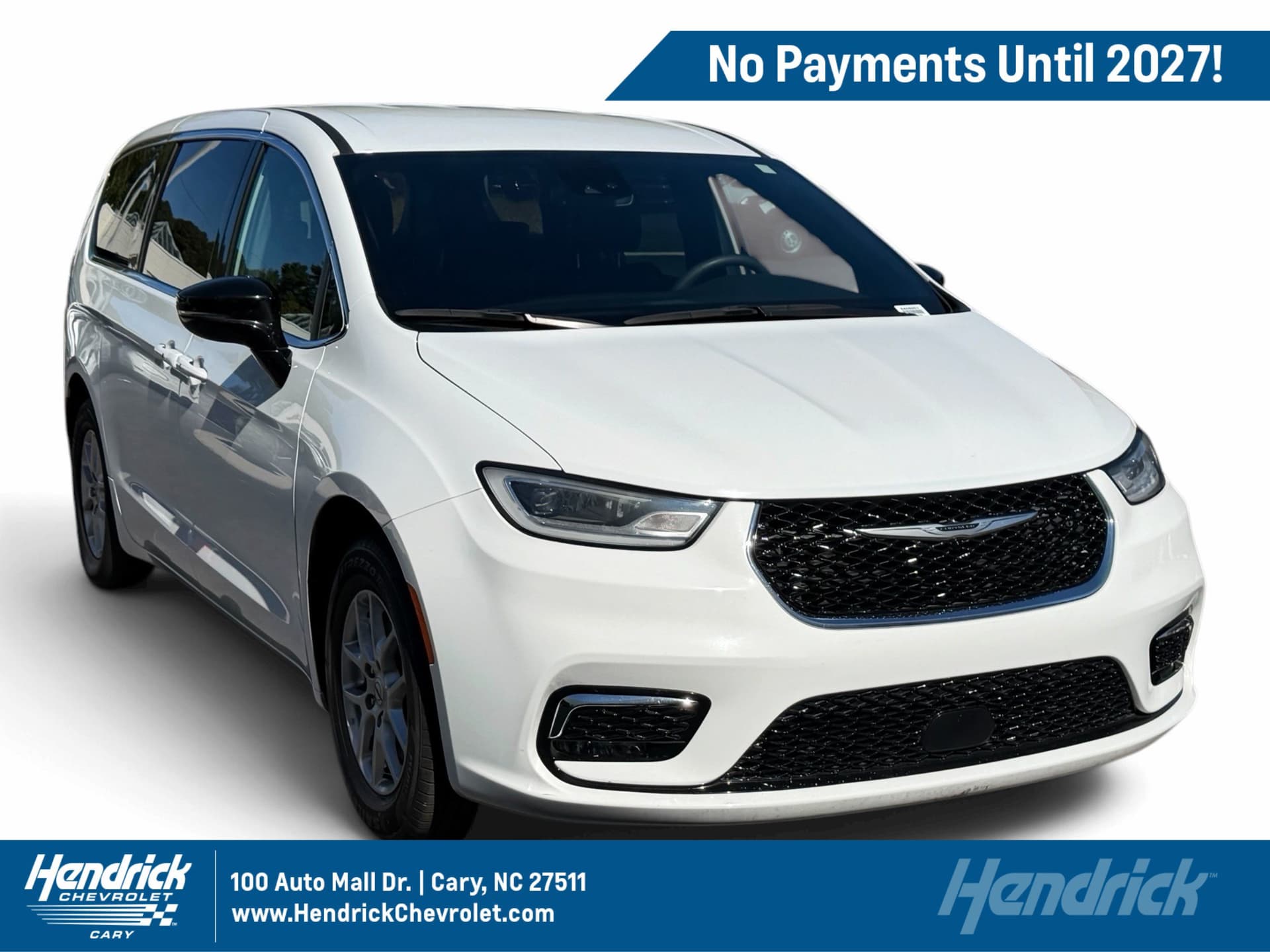2025 Chrysler Pacifica Select — photo 1 of 36