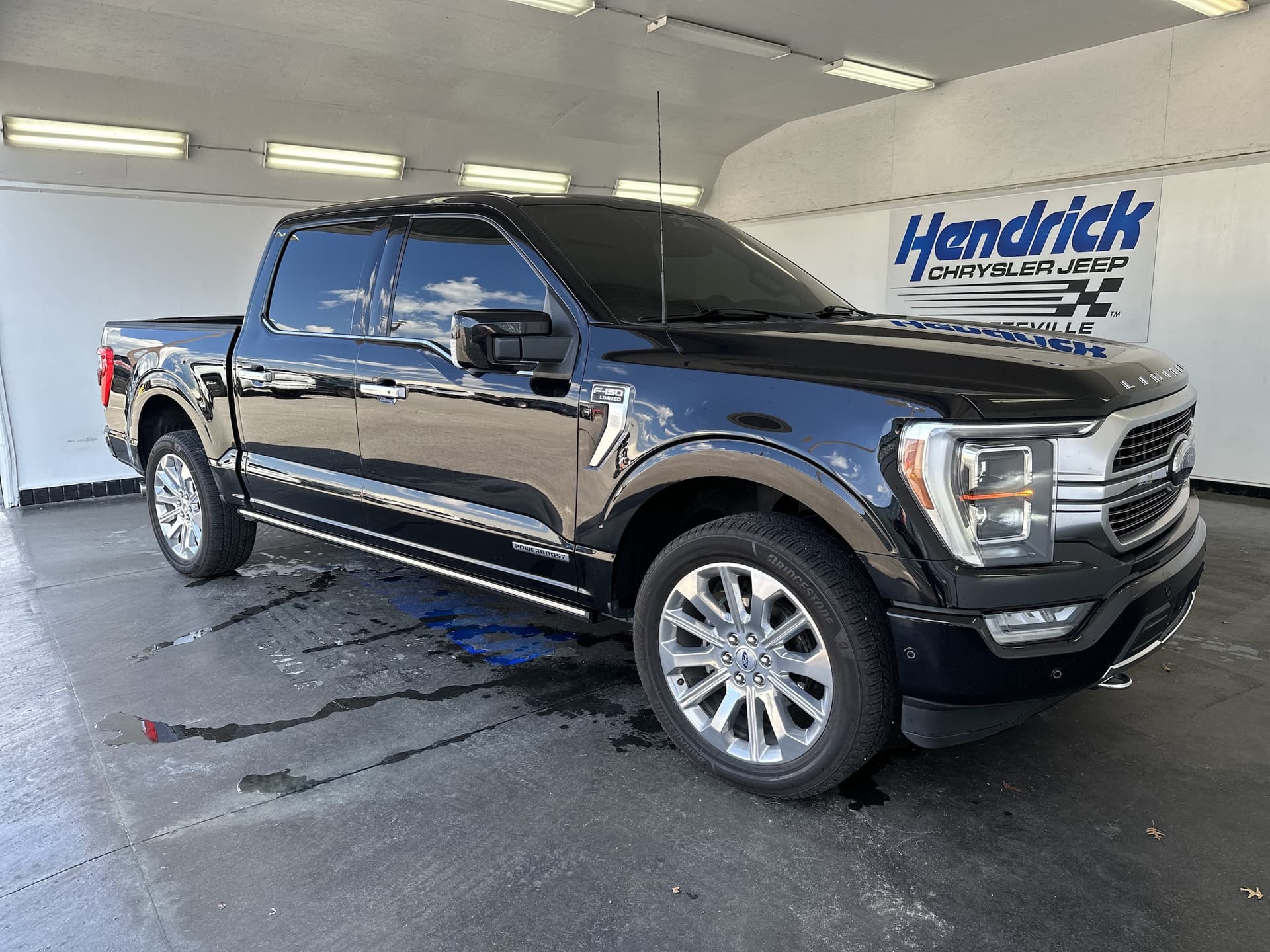 2023 Ford F-150 Limited — photo 1 of 7