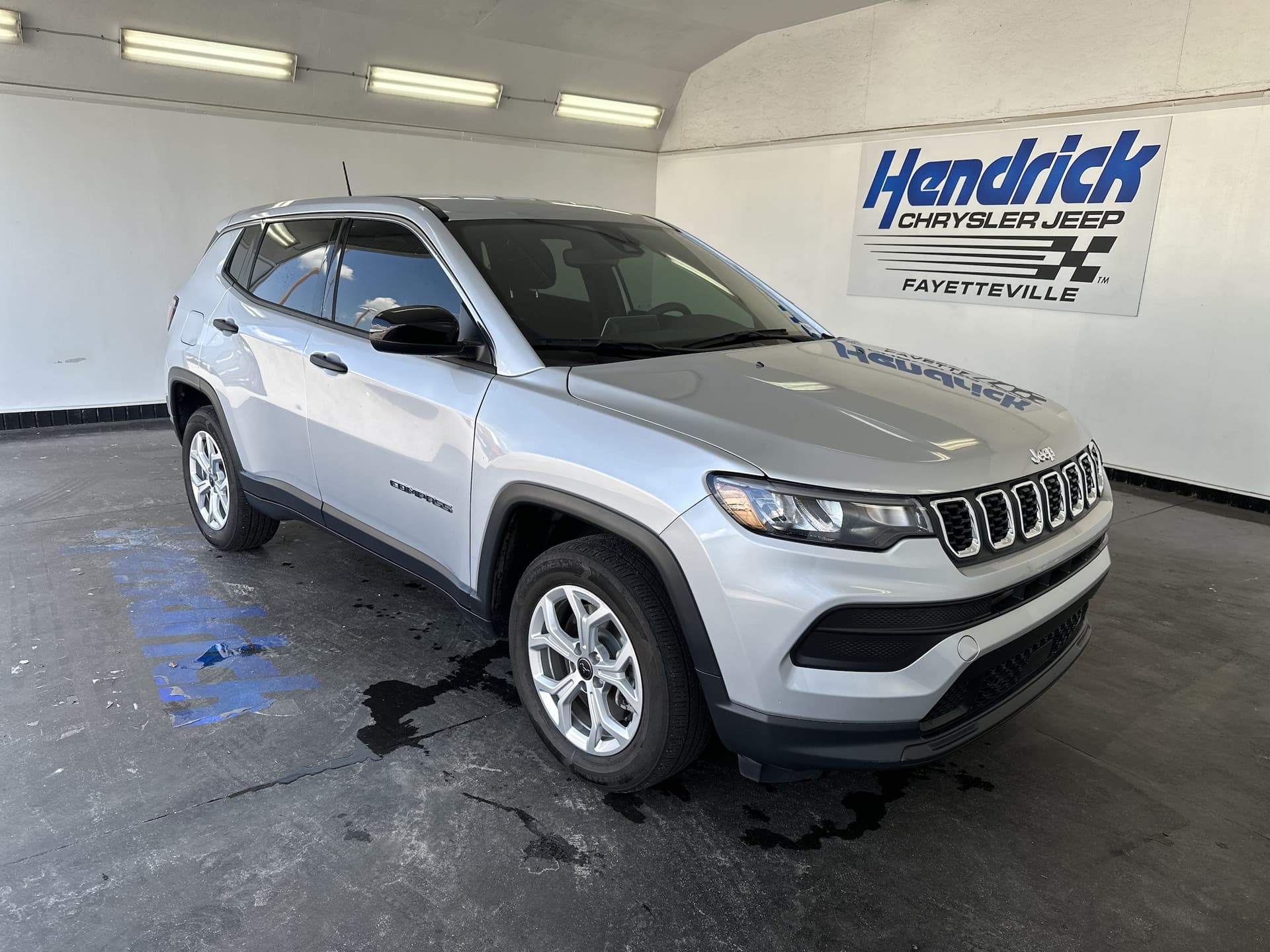 2025 Jeep Compass Sport — photo 1 of 32