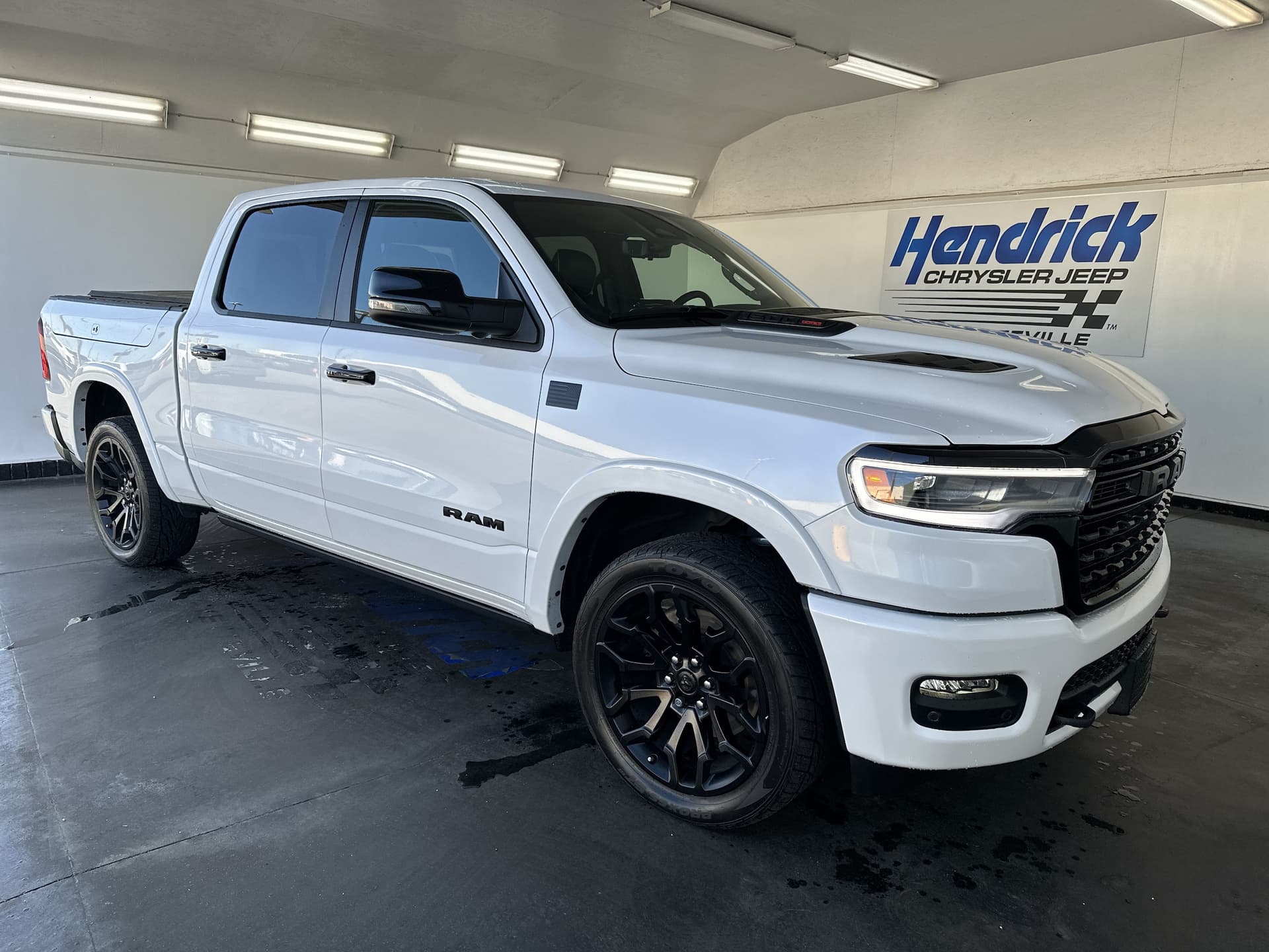 2025 RAM 1500 Limited — photo 1 of 34