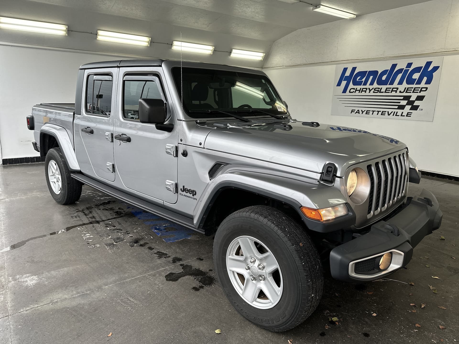 2021 Jeep Gladiator Sport S — photo 1 of 34