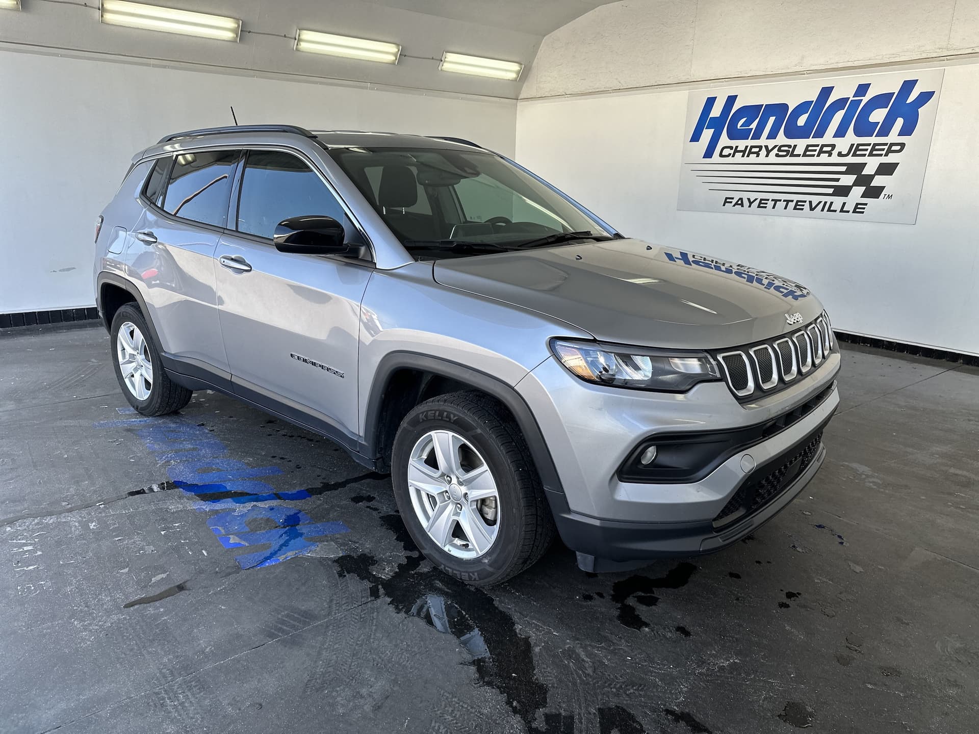 2022 Jeep Compass Latitude — photo 1 of 31