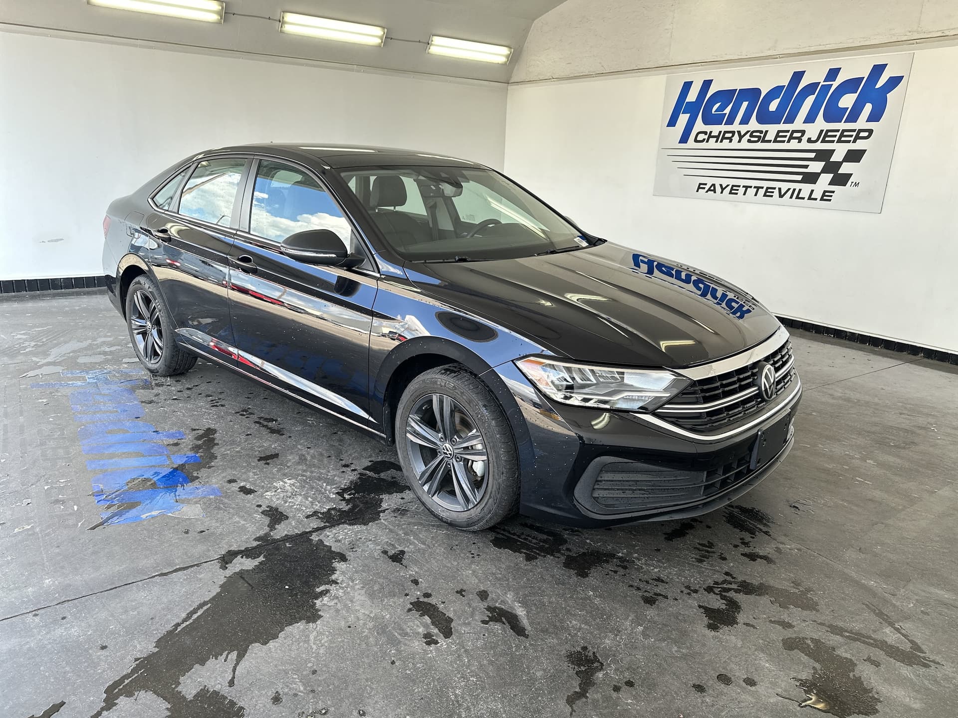 2022 Volkswagen Jetta SE — photo 1 of 34