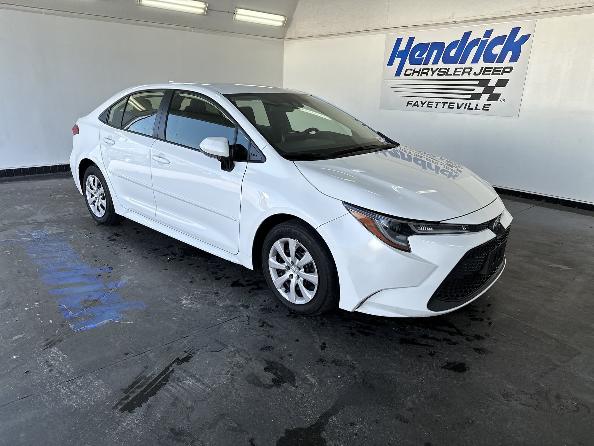 2022 Toyota Corolla LE — photo 1 of 34