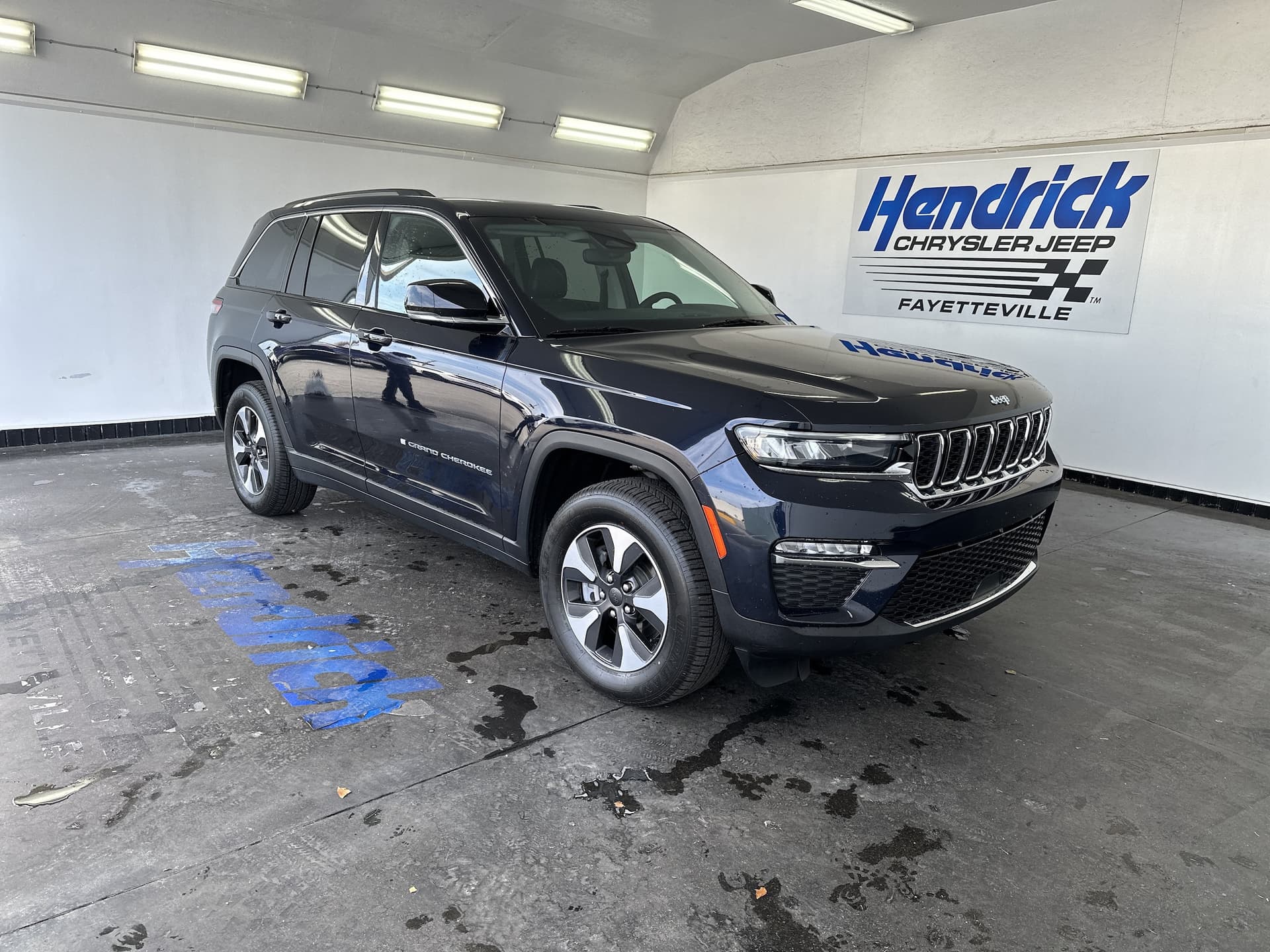 2024 Jeep Grand Cherokee 4xe Base — photo 1 of 34
