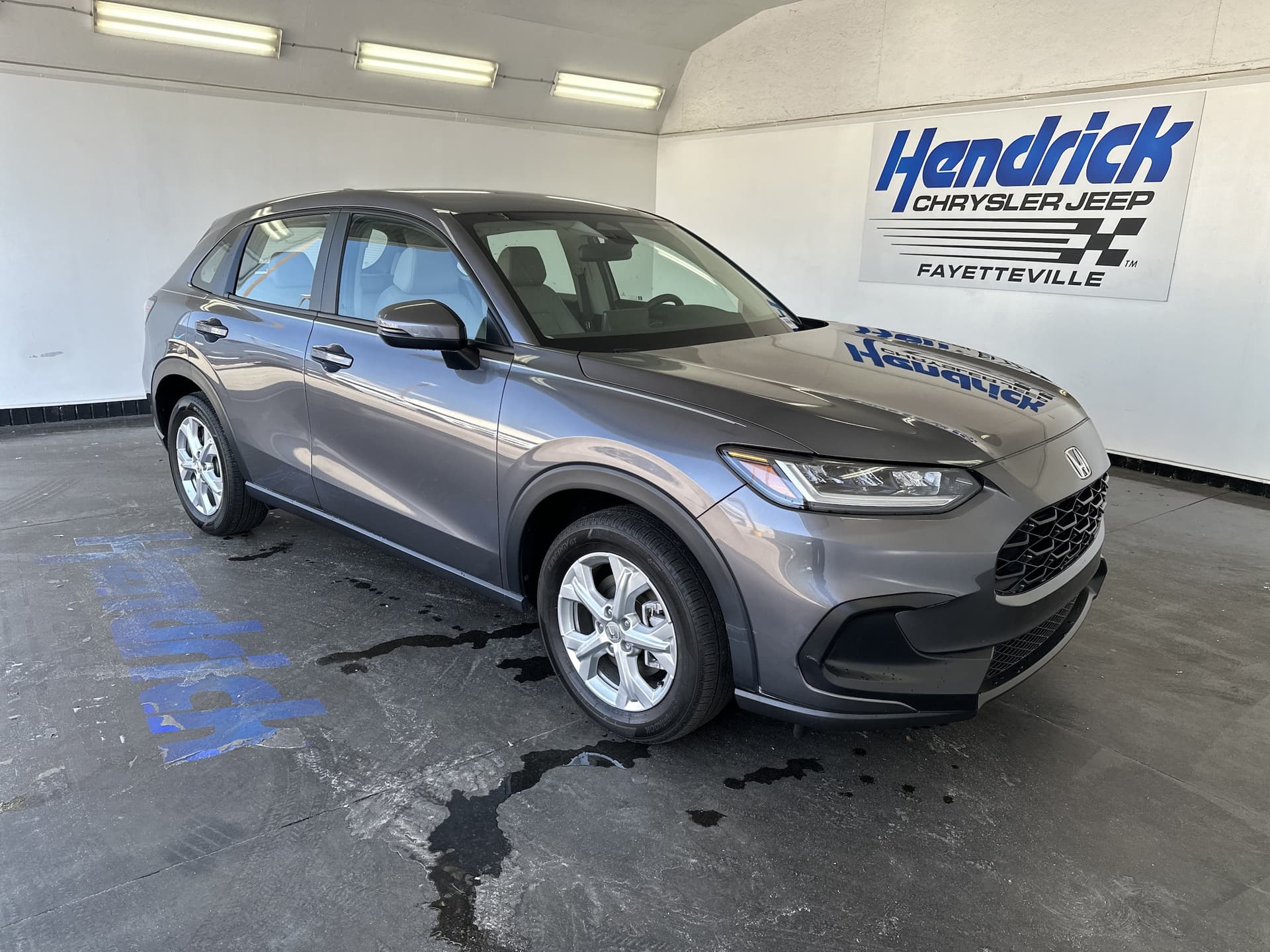 2025 Honda HR-V LX — photo 1 of 33