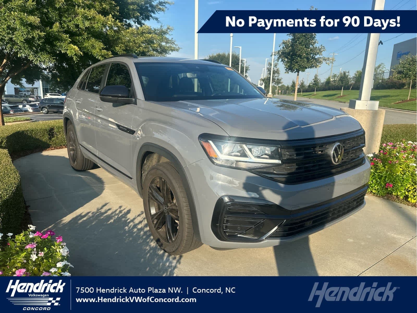 2022 Volkswagen Atlas Cross Sport 3.6L V6 SEL R-Line Black — photo 1 of 11