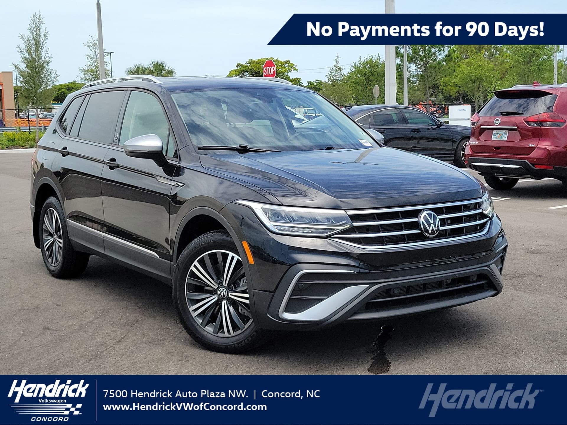 2024 Volkswagen Tiguan Base — photo 1 of 33