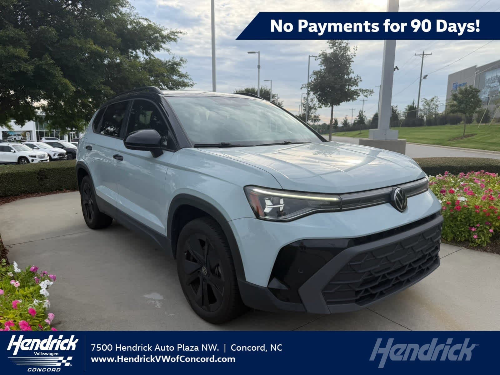 2025 Volkswagen Taos SE Black — photo 1 of 14