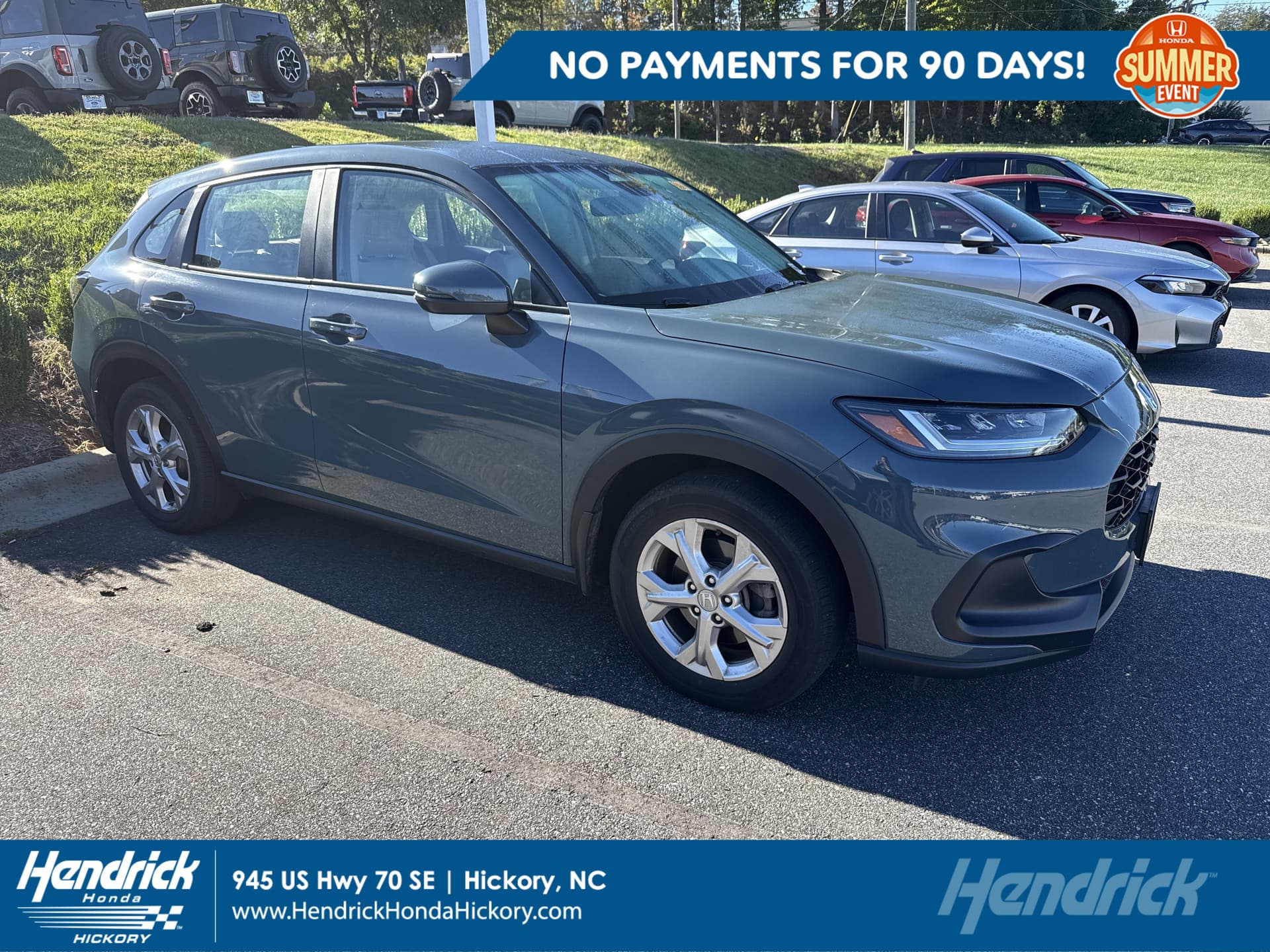 2025 Honda HR-V LX — photo 1 of 11
