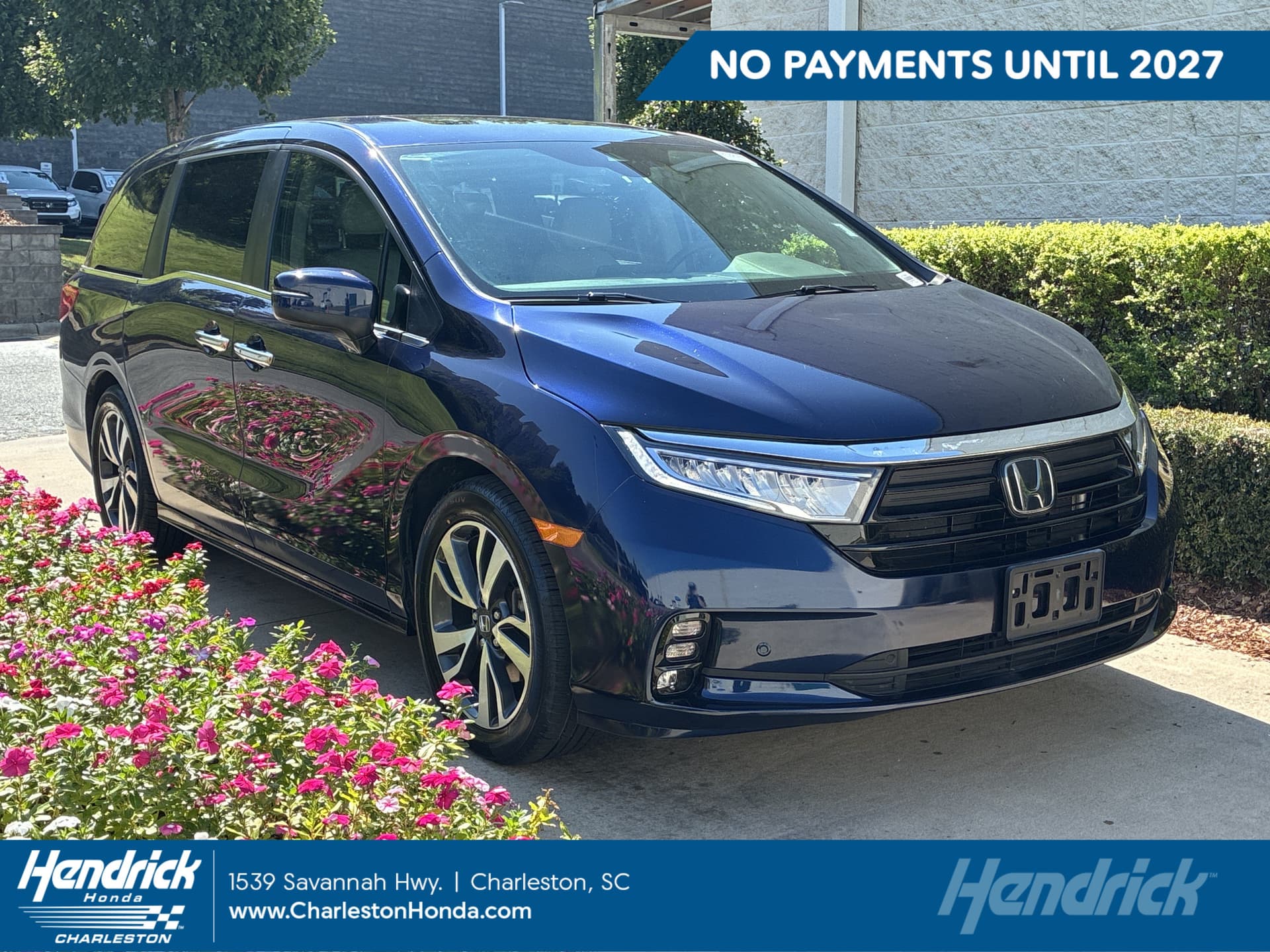 2023 Honda Odyssey Touring — photo 1 of 40
