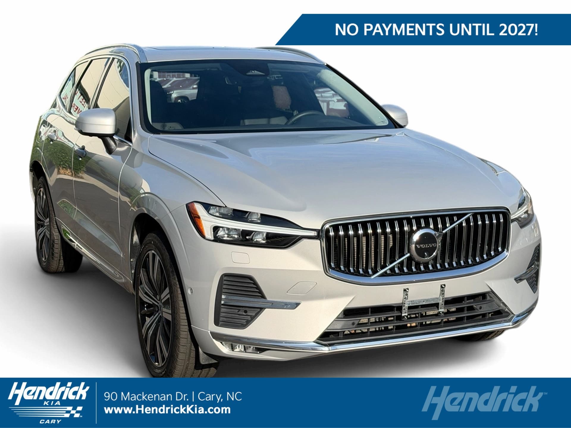 2023 Volvo XC60 Plus Bright Theme — photo 1 of 36