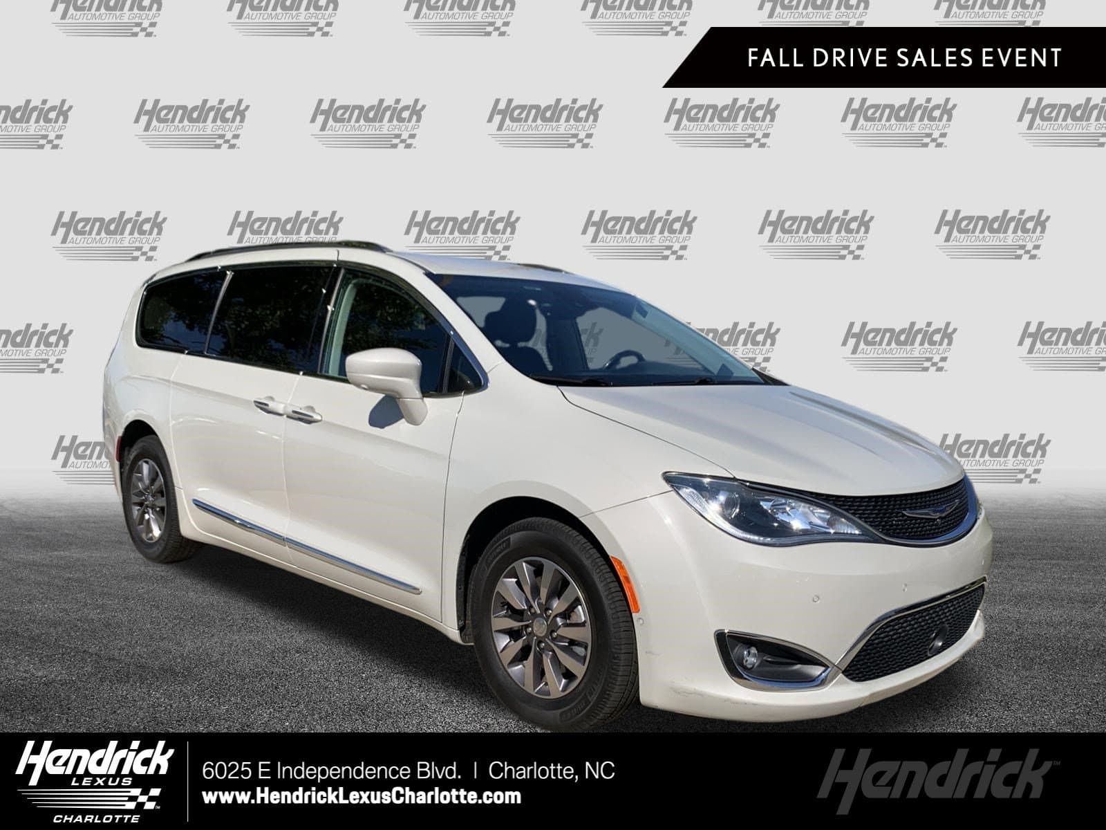 2019 Chrysler Pacifica Touring L Plus — photo 1 of 36