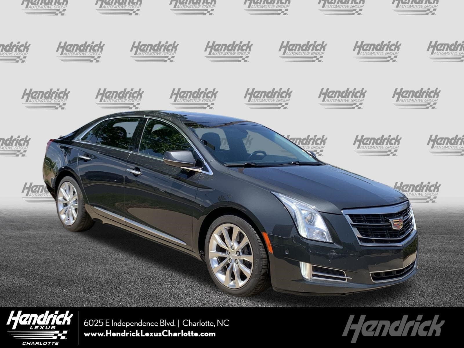 2016 Cadillac XTS Luxury Collection — photo 1 of 36