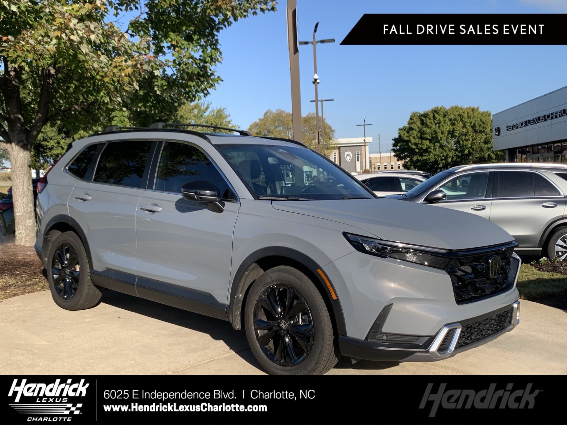 2023 Honda CR-V Hybrid Sport Touring — photo 1 of 36