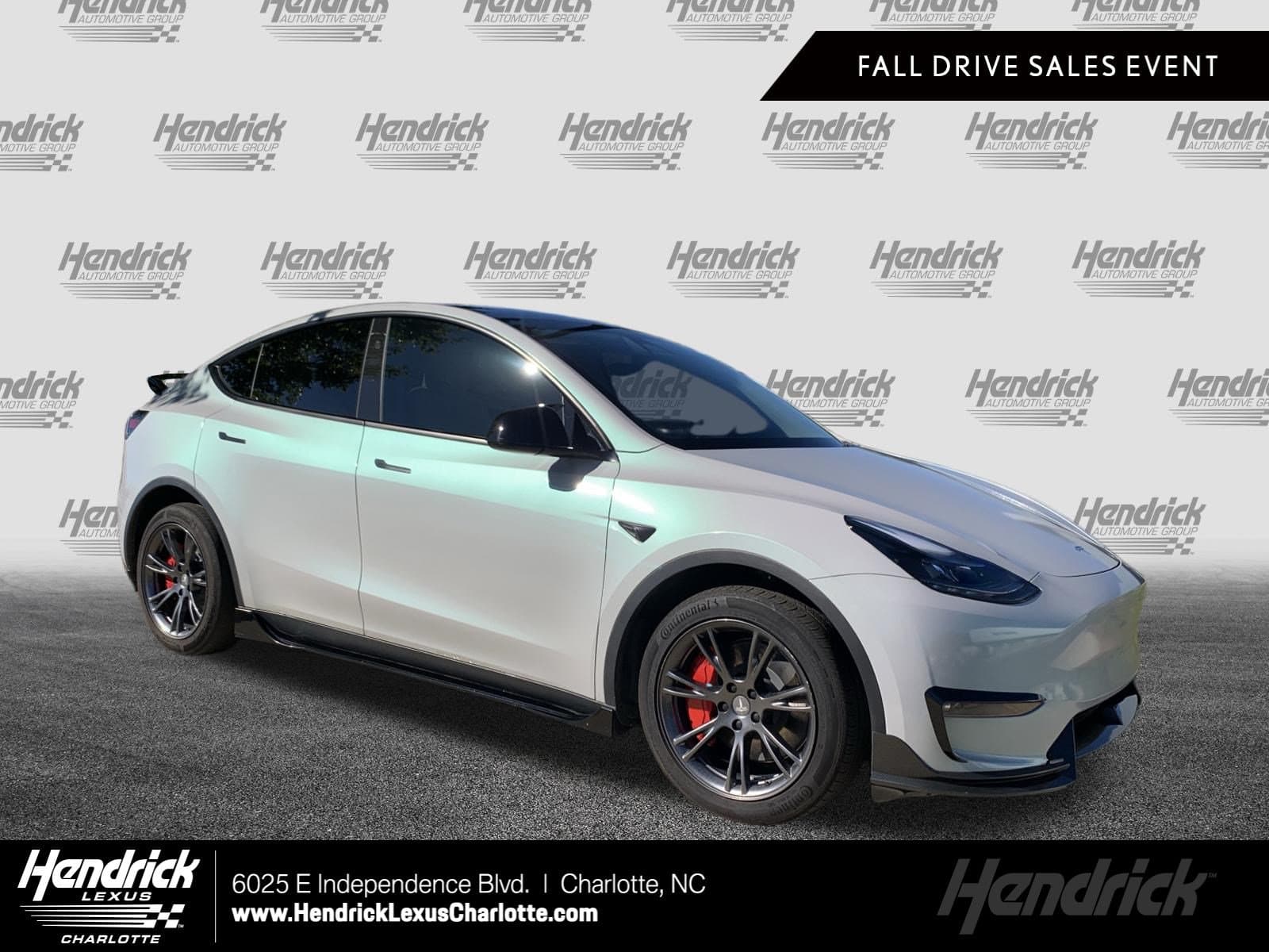 2024 Tesla Model Y Long Range — photo 1 of 36