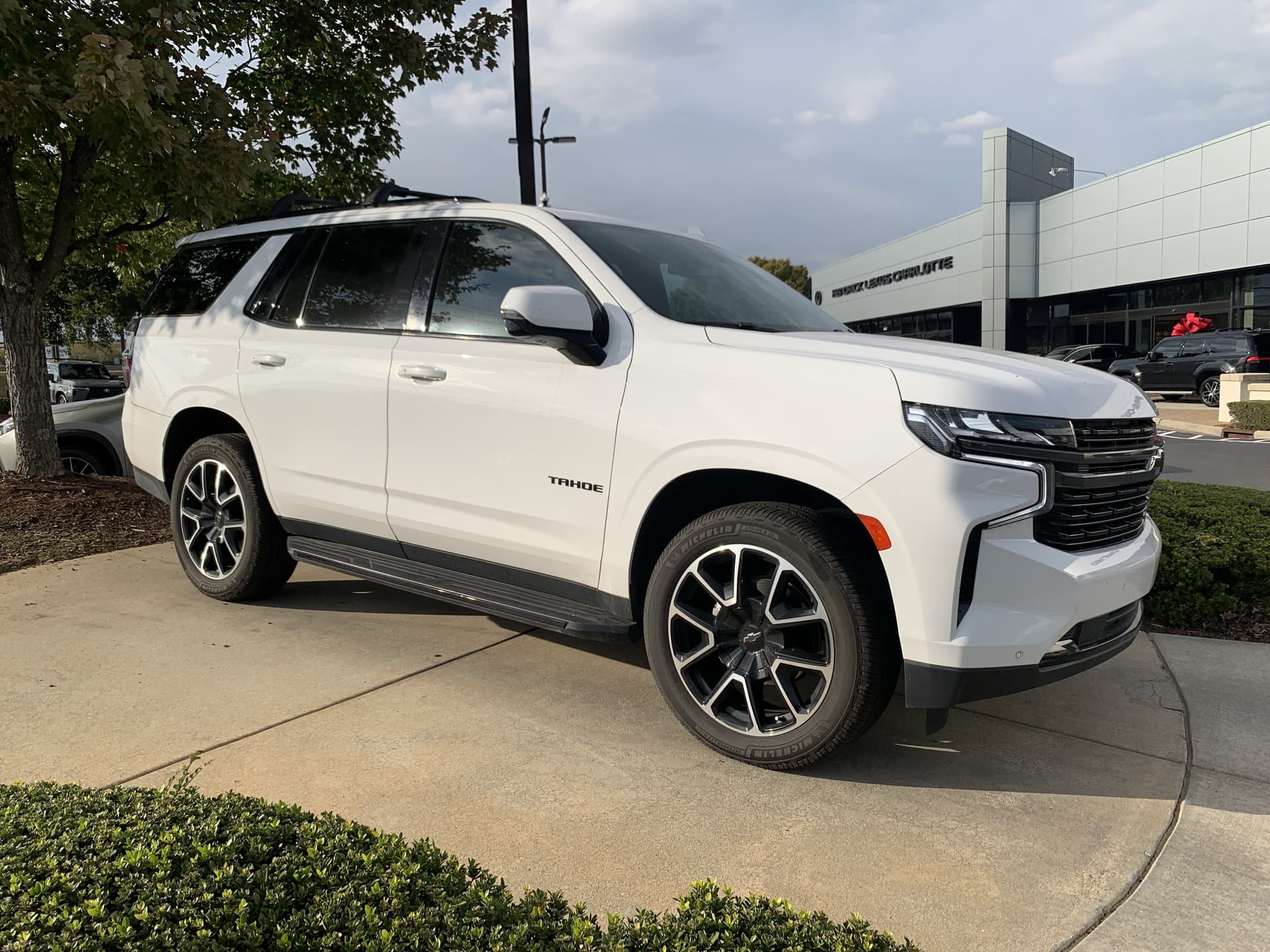 2022 Chevrolet Tahoe RST — photo 1 of 13