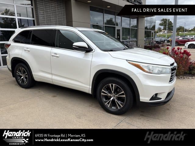 2016 Toyota Highlander XLE — photo 1 of 35