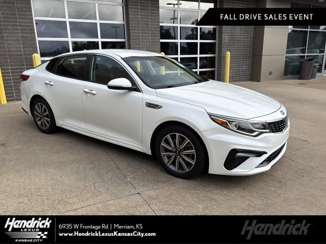 2019 Kia Optima LX — photo 1 of 32