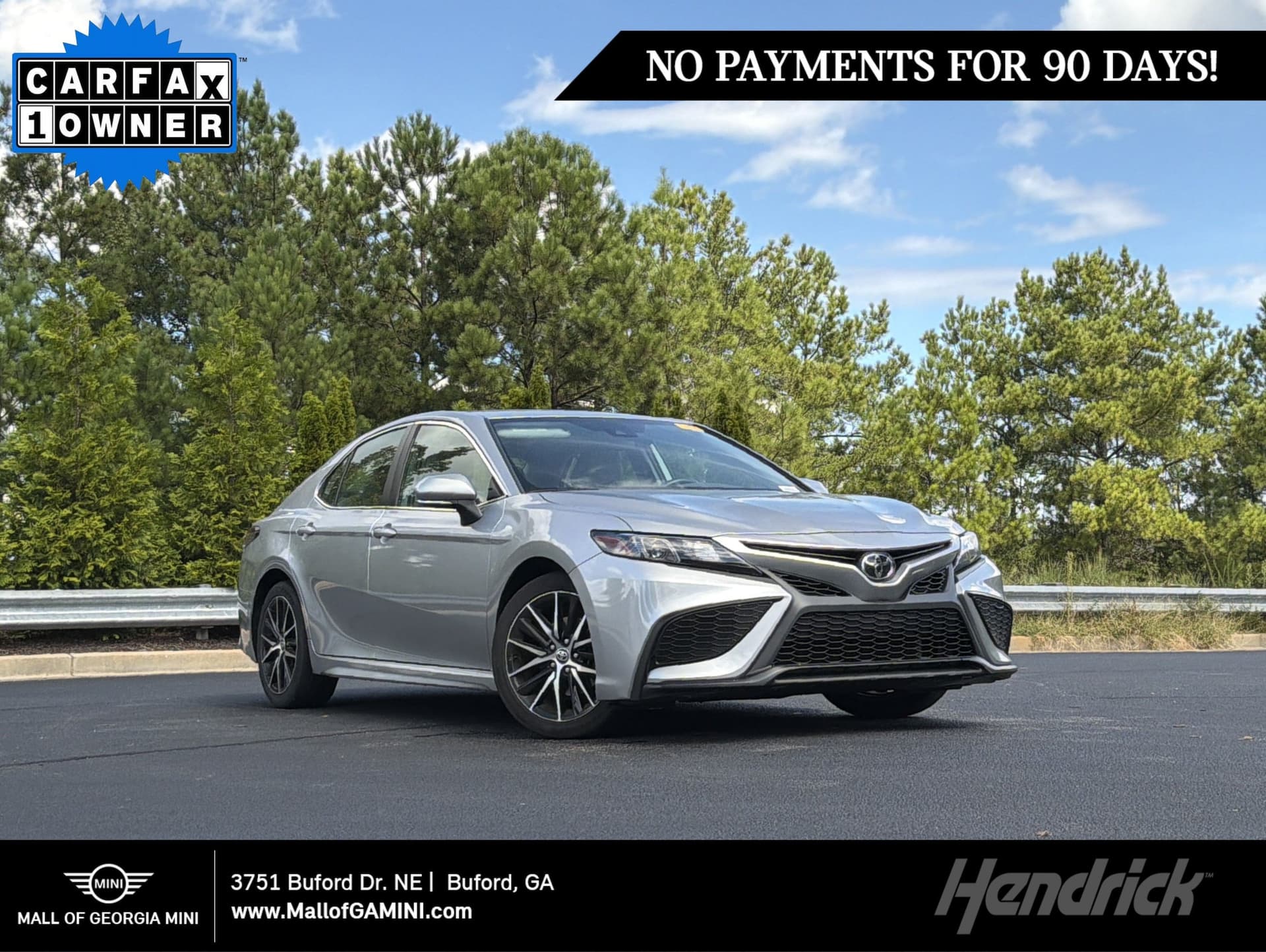 2022 Toyota Camry SE — photo 1 of 24