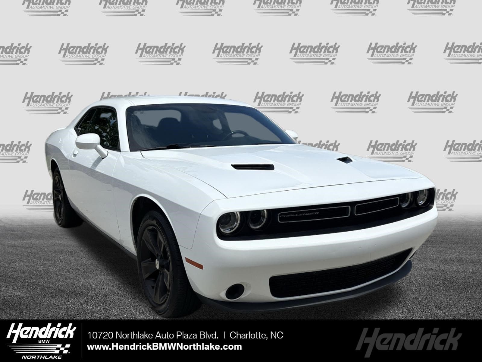 2020 Dodge Challenger SXT — photo 1 of 38