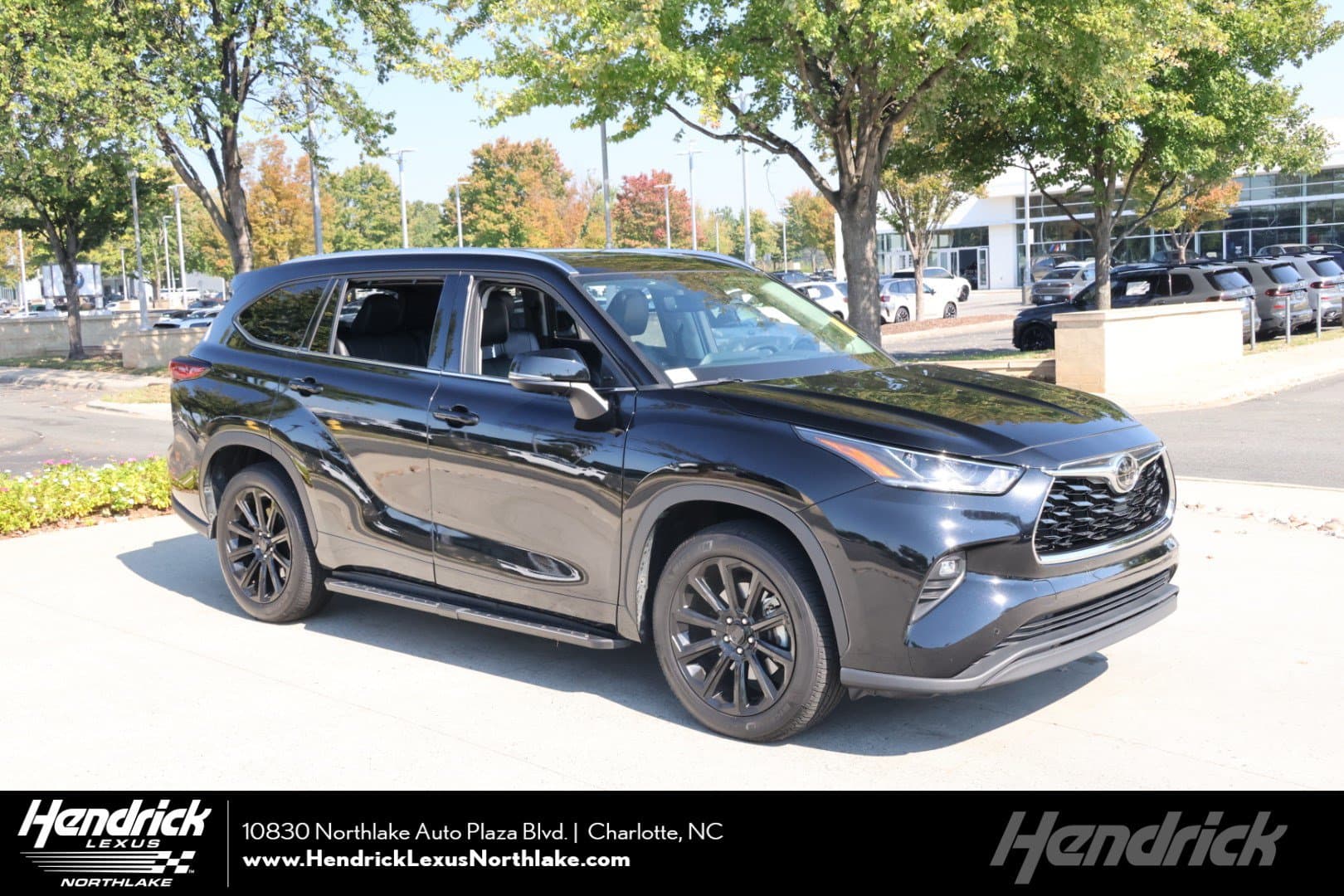 2023 Toyota Highlander Limited — photo 1 of 37