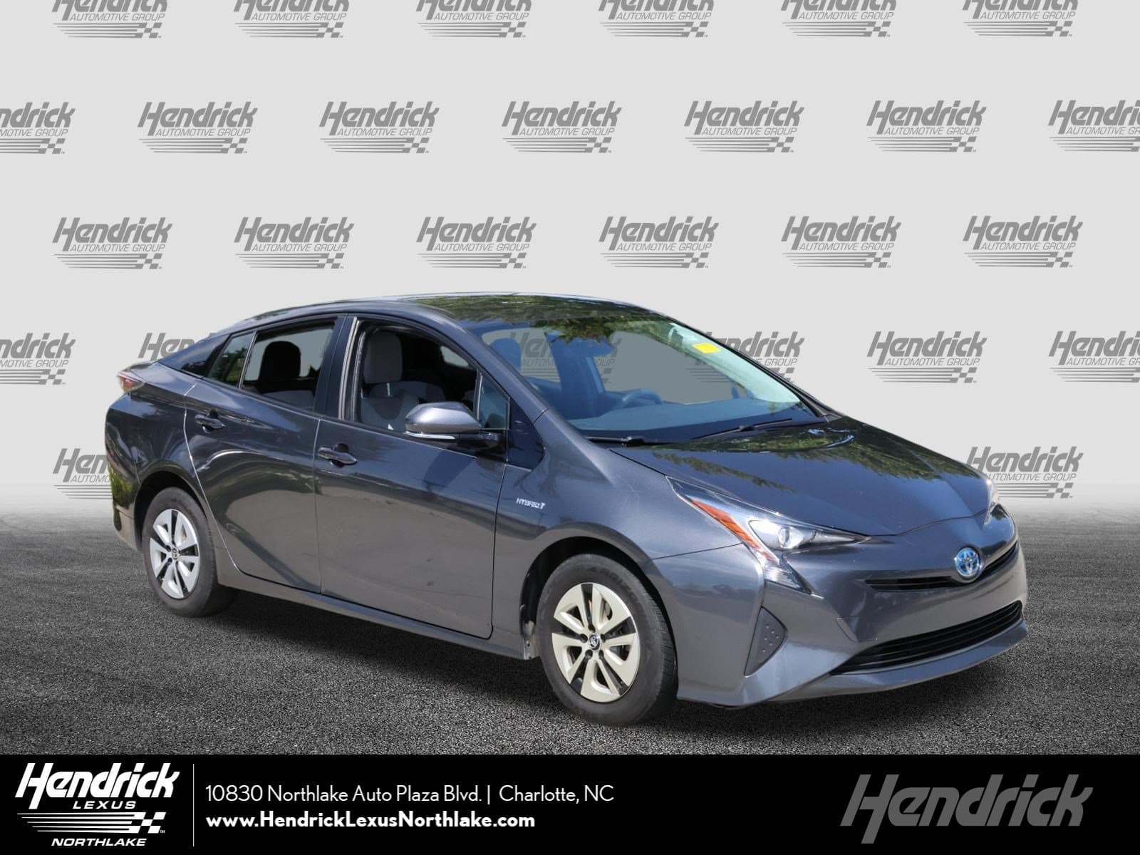 2017 Toyota Prius Four — photo 1 of 33