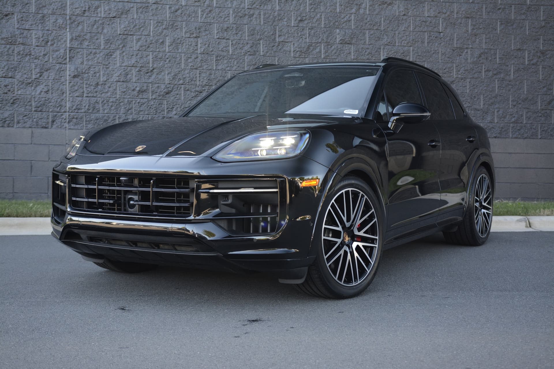 2026 Porsche Cayenne GTS — photo 1 of 44