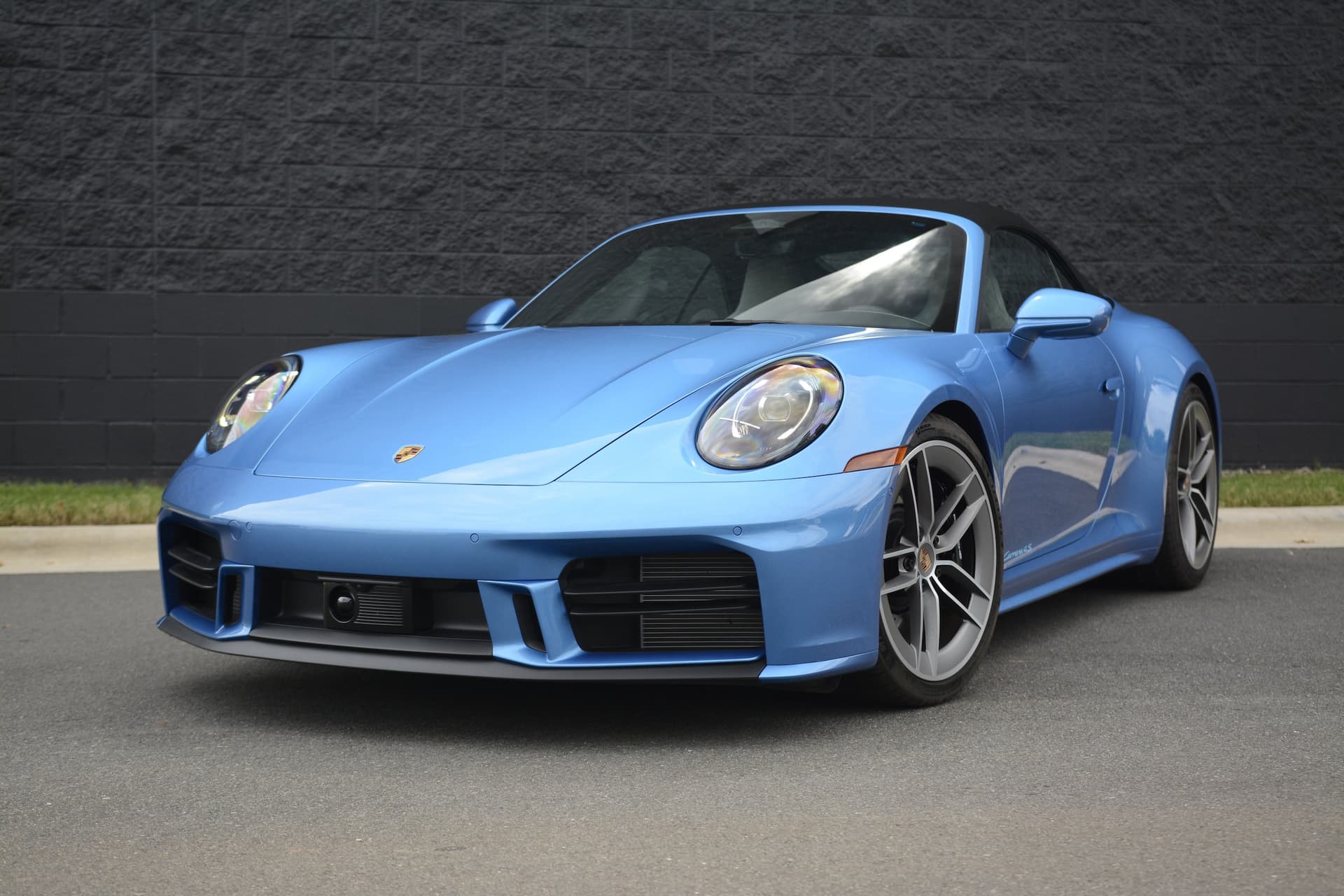 2026 Porsche 911 Carrera 4S — photo 1 of 42