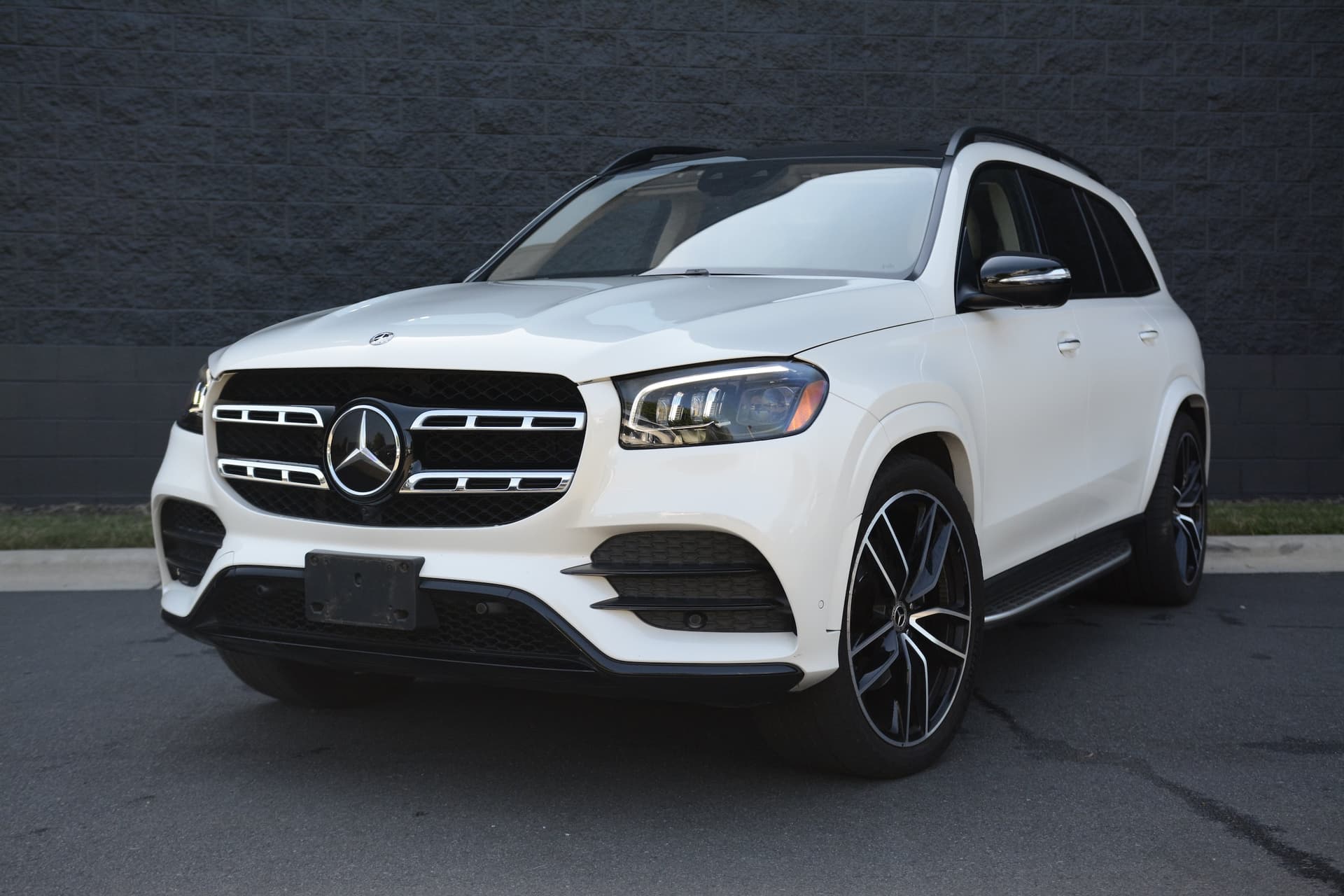 2021 Mercedes-Benz GLS Base — photo 1 of 42