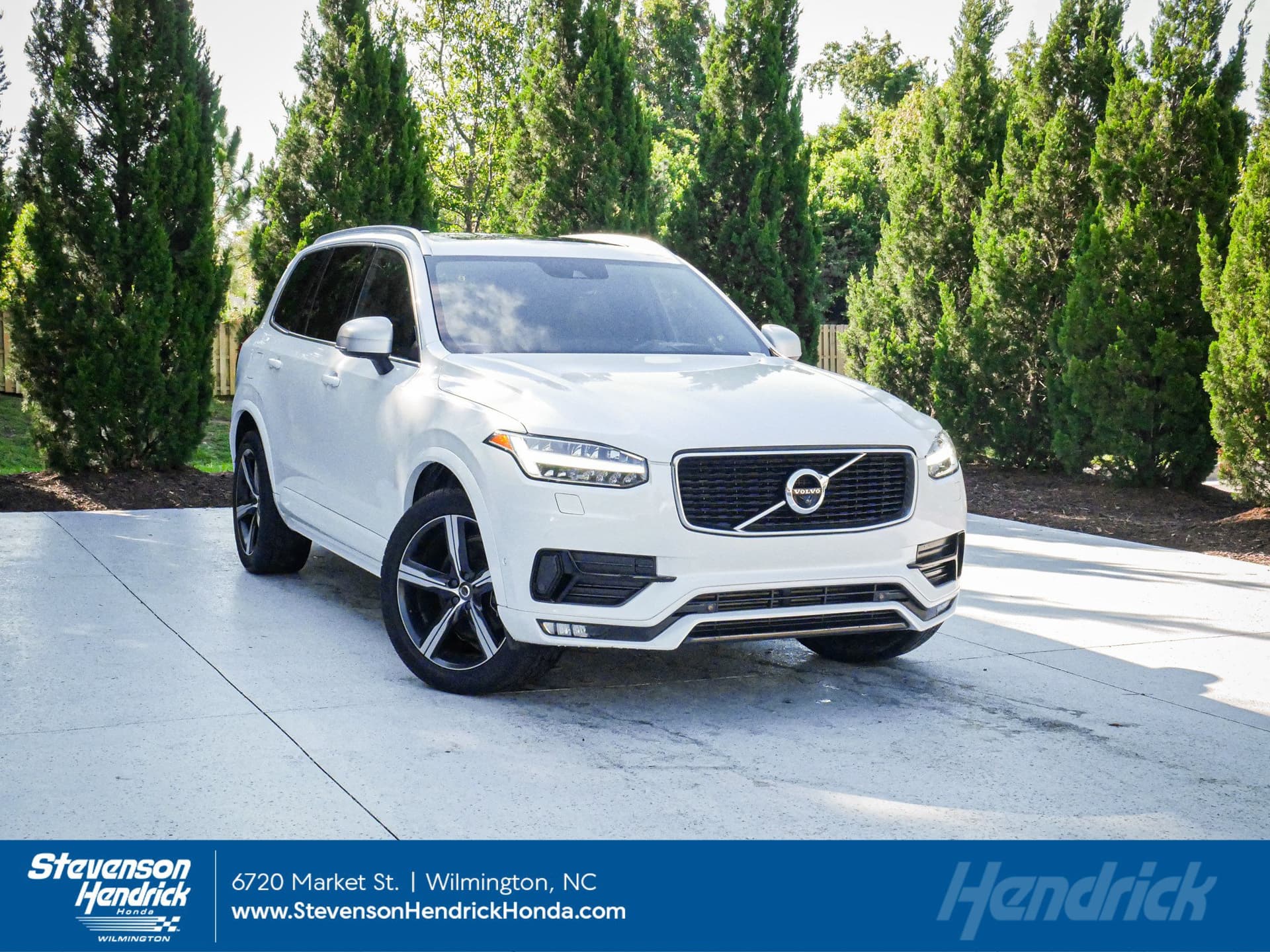 2019 Volvo XC90 R-Design — photo 1 of 37