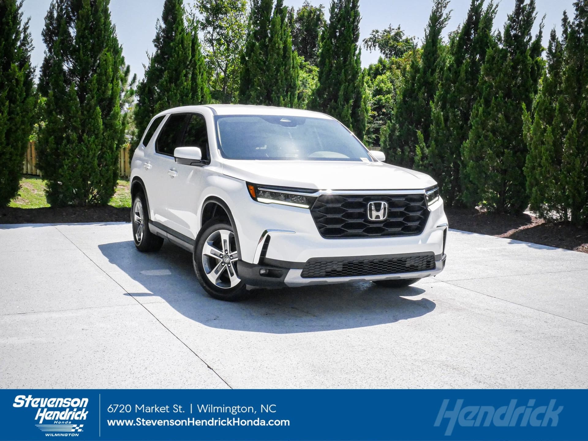 2024 Honda Pilot EX-L 8 Passenger — photo 1 of 35