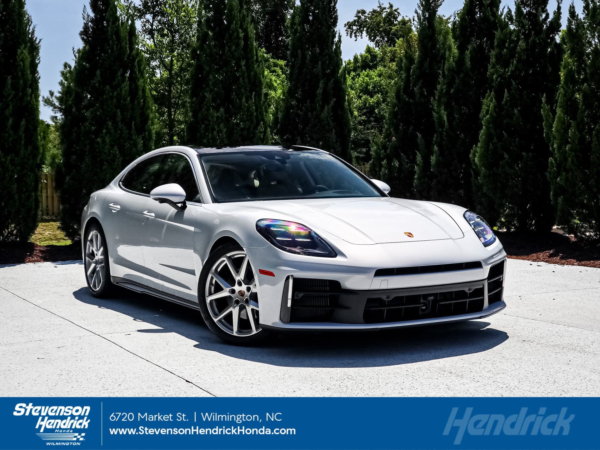 2026 Porsche Panamera 4 — photo 1 of 35