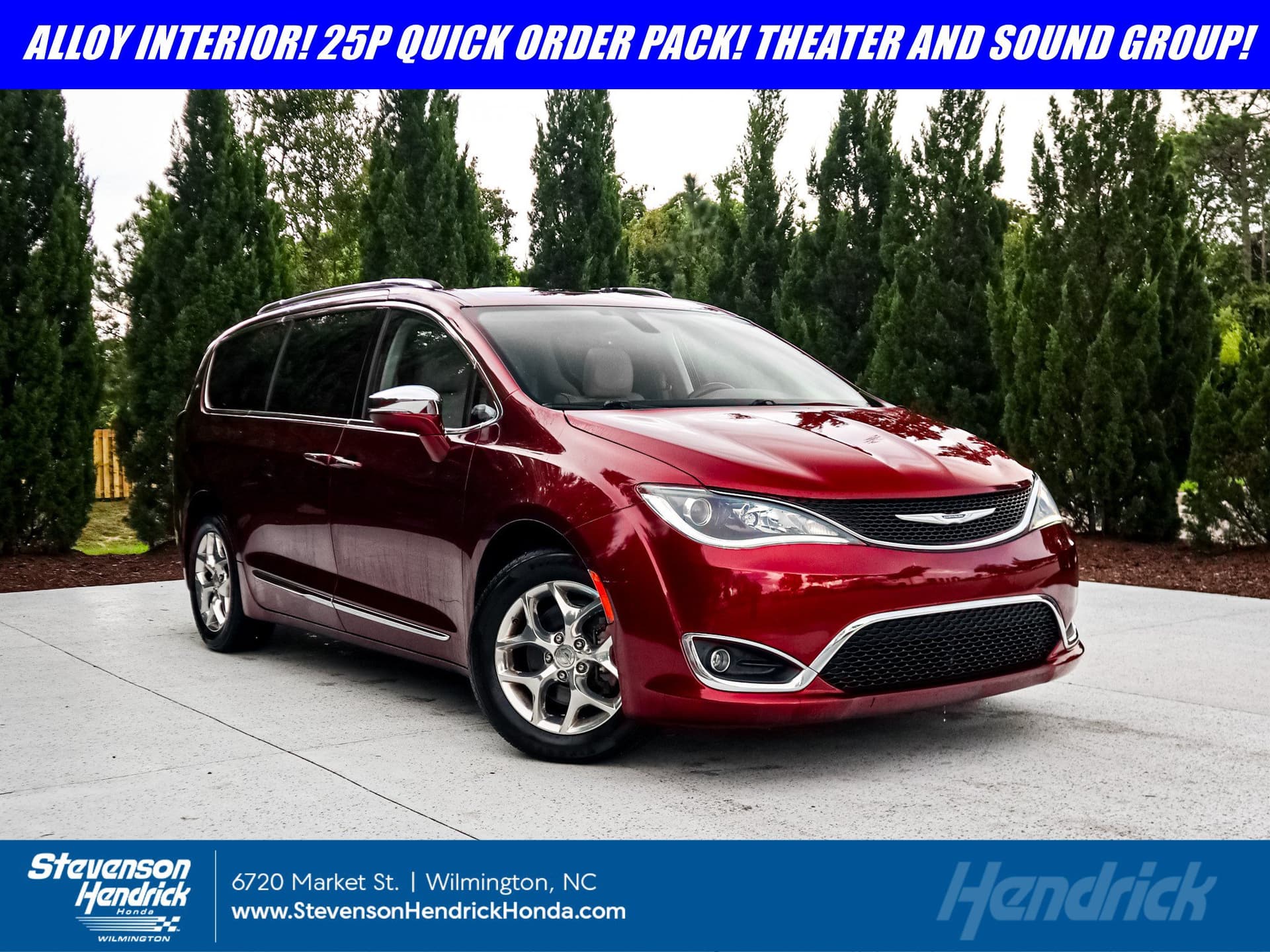 2017 Chrysler Pacifica Limited — photo 1 of 11